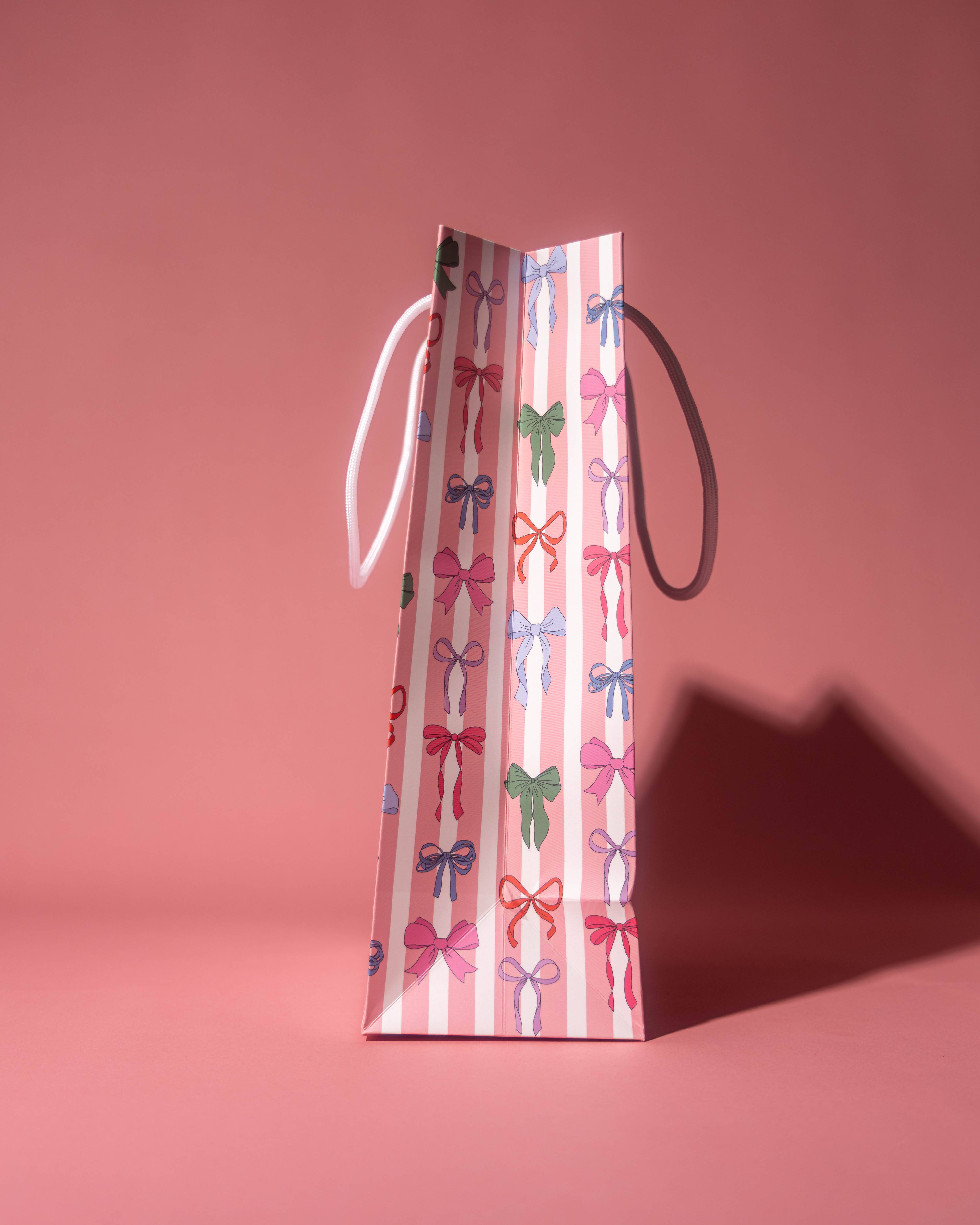 Illustrating Amy - Vente Pochette cadeau - Sac cadeau à nœuds rayés3