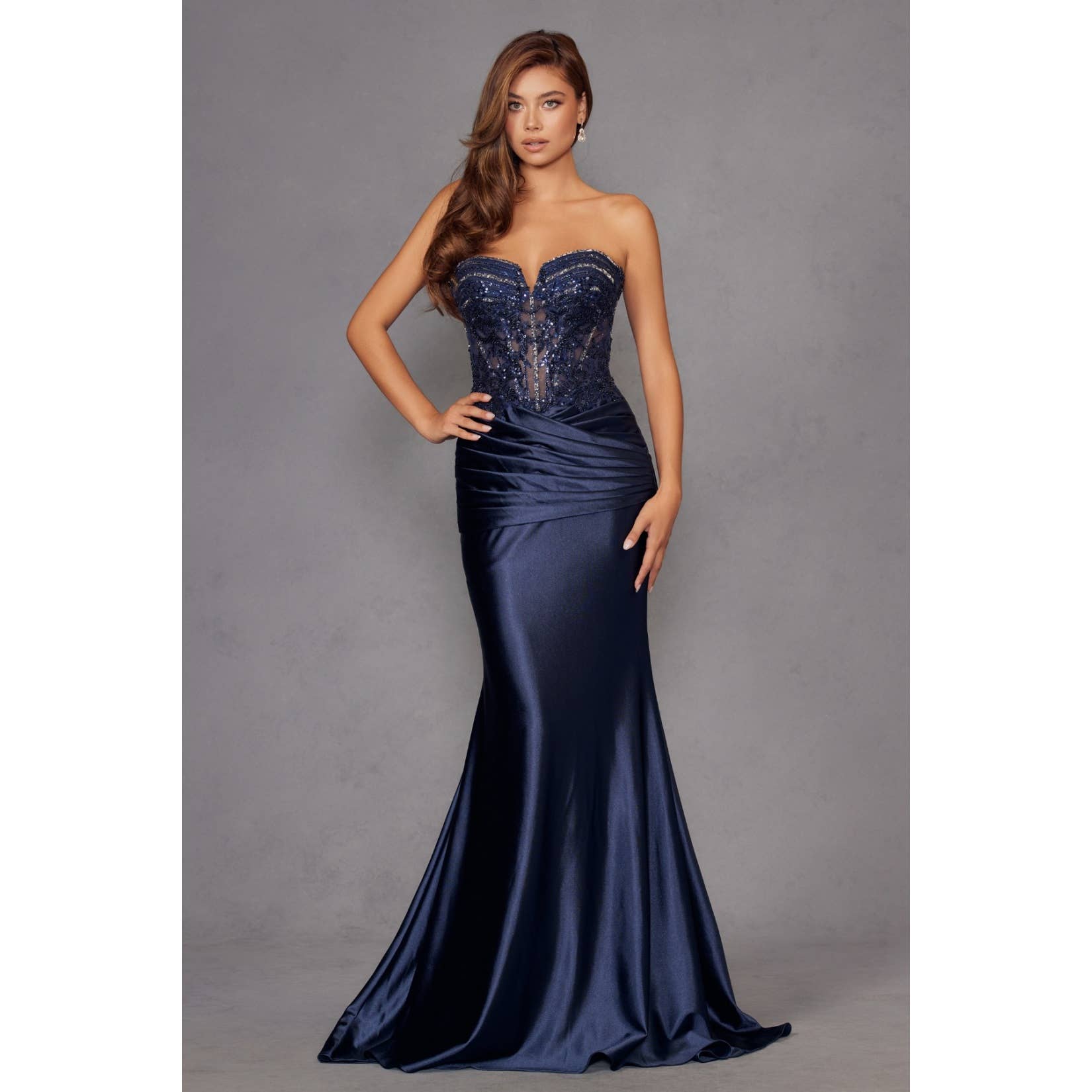 Juliet – Großhandel Kleid – Damen – JT2530K EXQUISITES PERLENBESATZ-ABENDKLEID DIESES ELEGANTE KLEID FE14