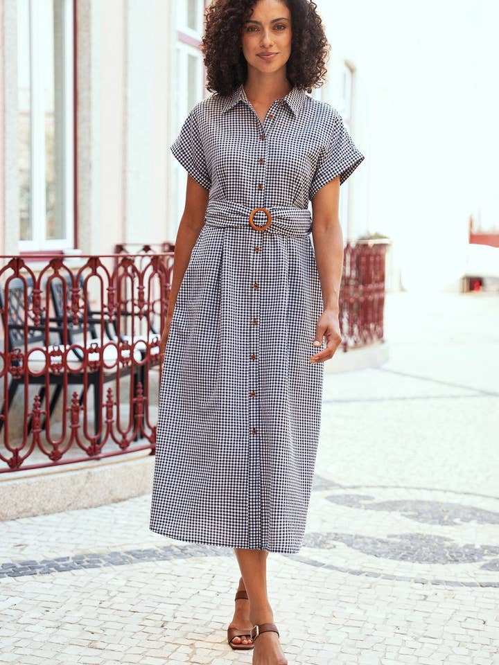 Yumi Vestido Camiseiro Relaxado em Xadrez Preto com Cinto a Condizer por atacado de Yumi