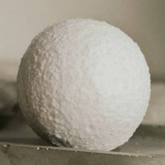 Relaxing Bath Bomb for wholesale by Artio Skincare