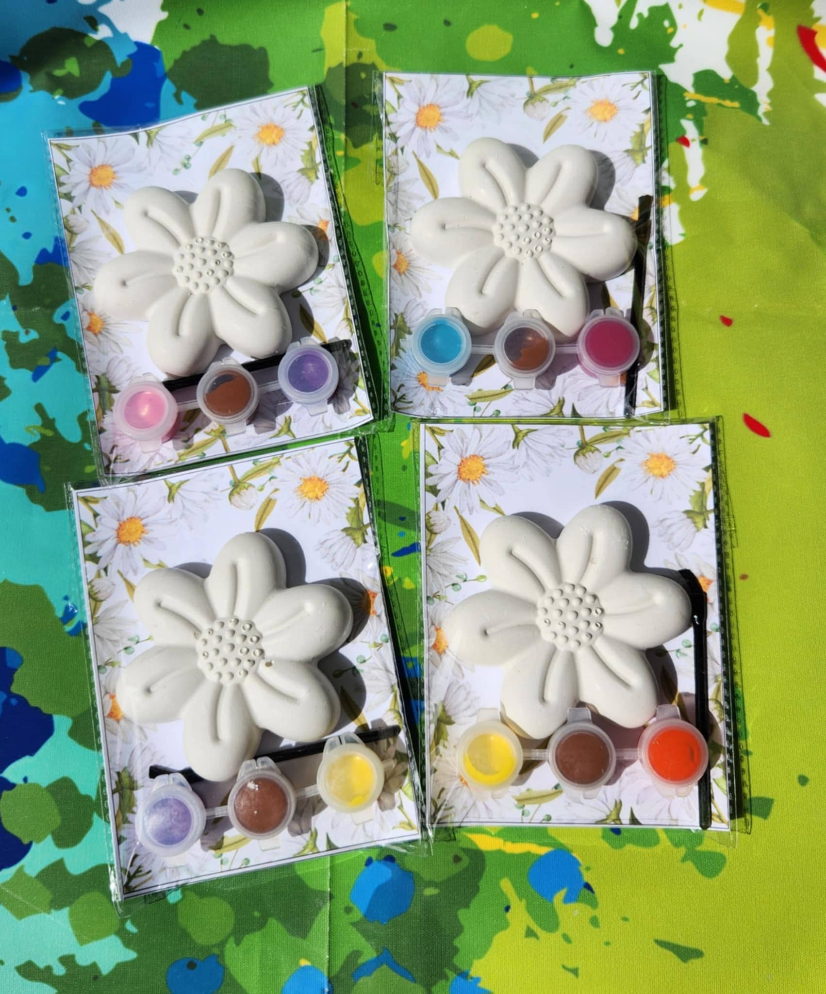 Snazzy Crayons - Wholesale DIY craft kit - Daisy Flower Paint Kit – Birthday Party Favors