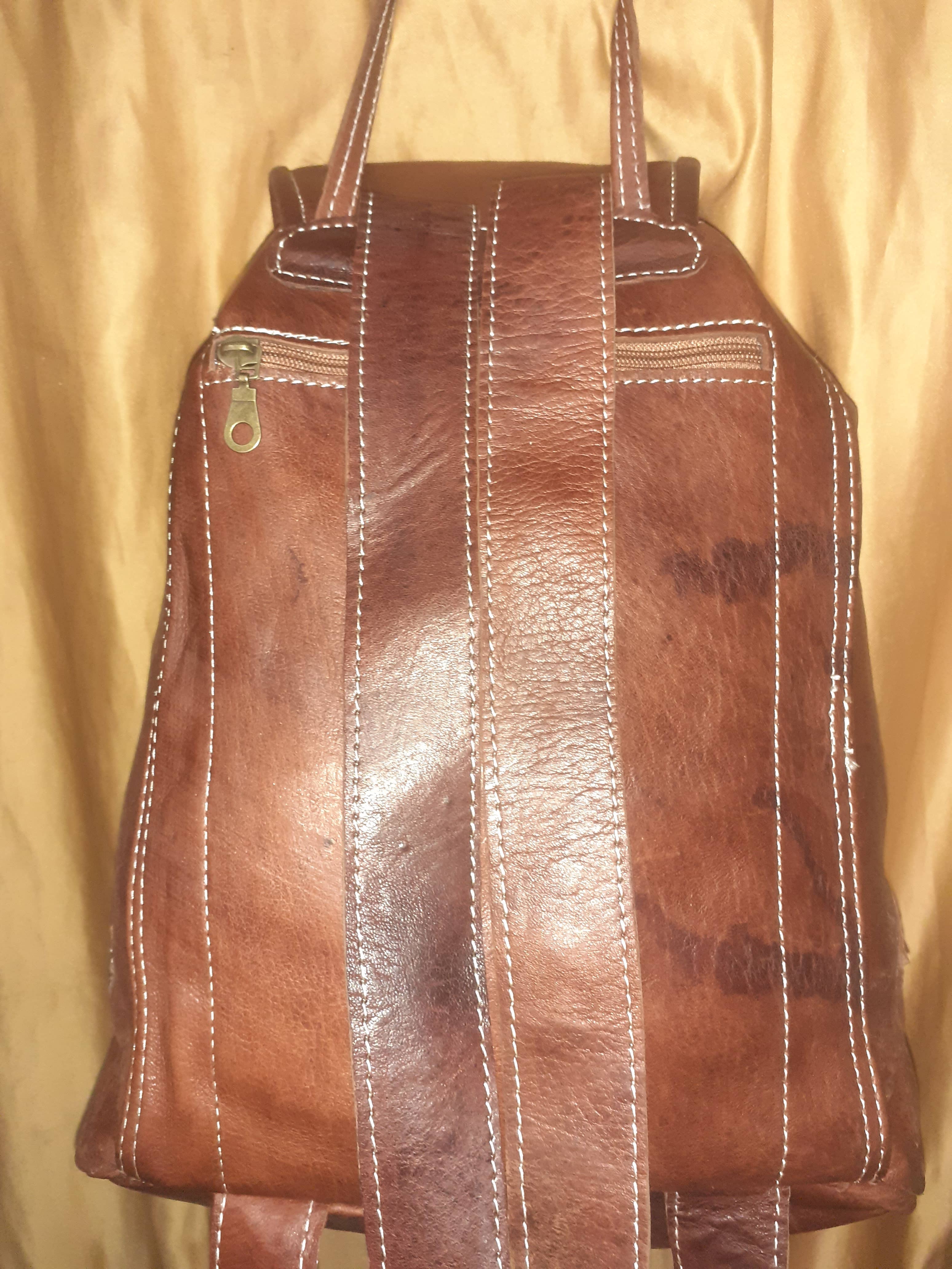 Hecho a mano – Großhandel Rucksack – Damen – Marrakech Lederrucksack mit doppeltem Reißverschluss und buntem Sonnenmotiv2