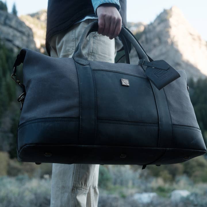 Sac de voyage Kona en toile cirée pour la vente par Rōmfrē Travel Co.