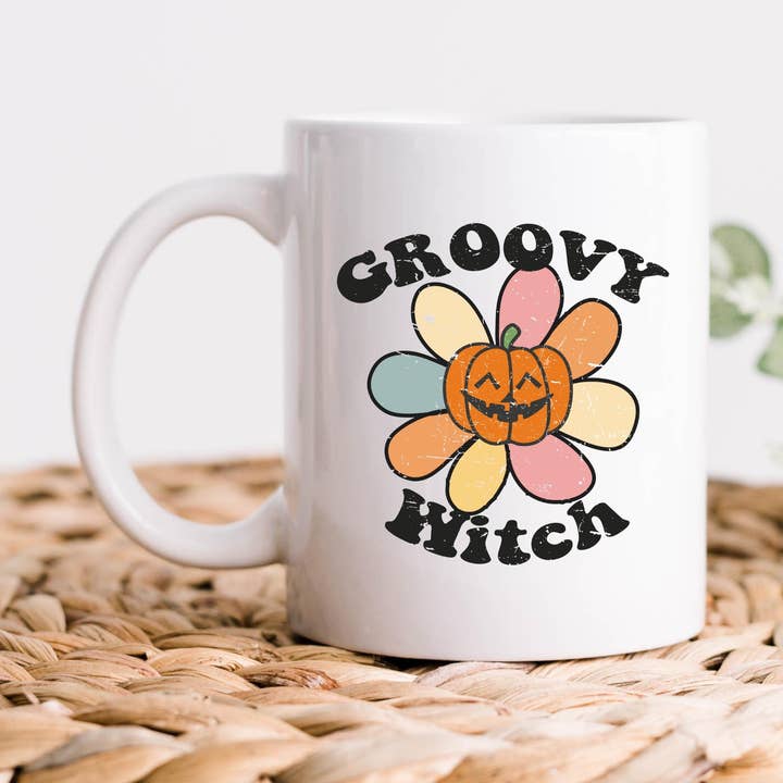 Tasse à café Groovy Witch - Décor d'Halloween pour la vente par Hm Mugs