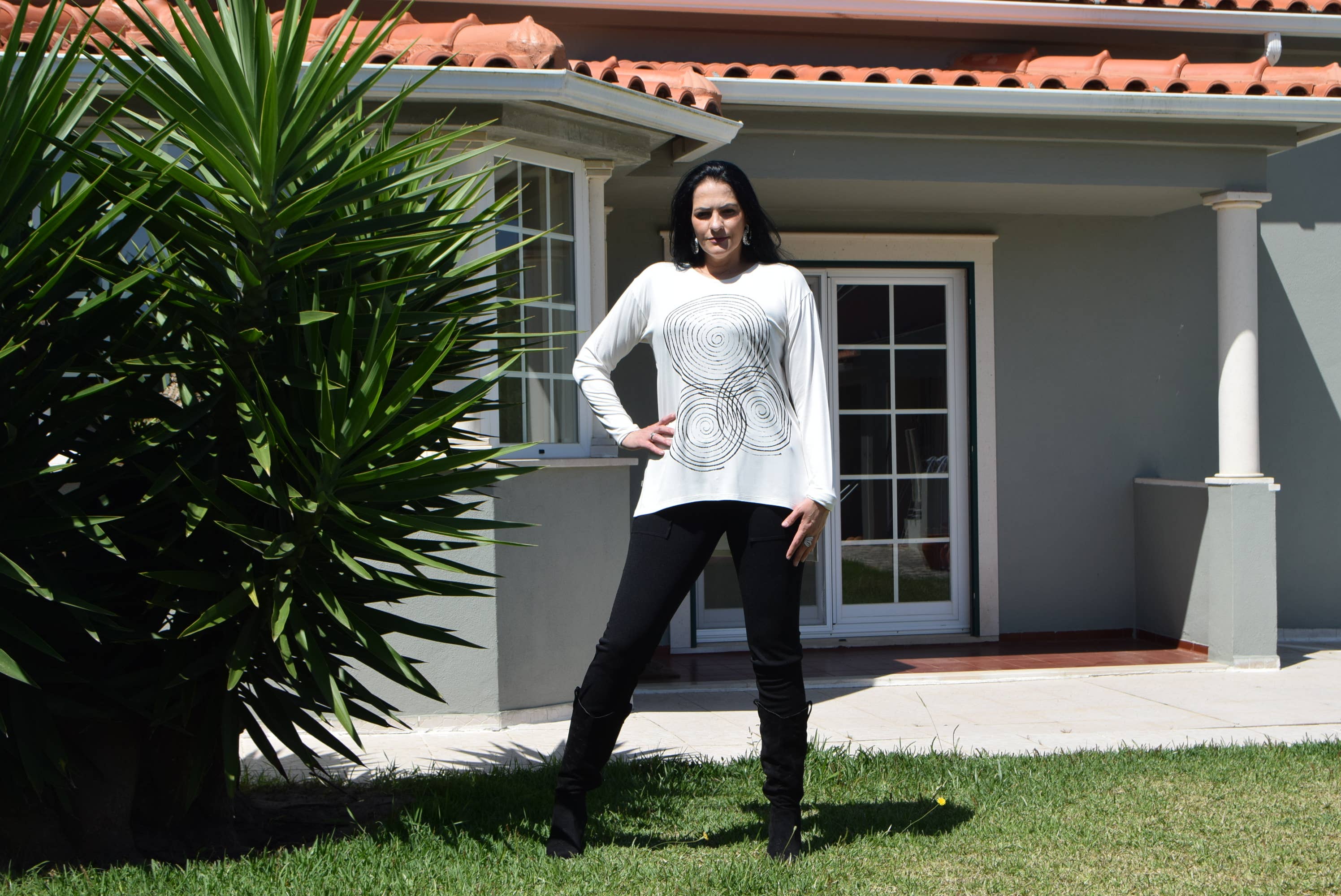 Torster & Ribeiro, Lda - CurvyShion – wholesale Tunika - Dam – Handmålad plusstor långärmad tunika EDVINA – storlekar L till 6XL2