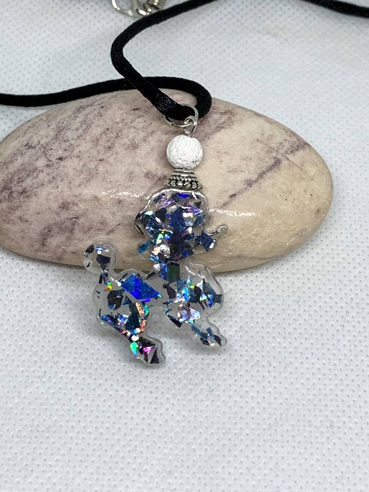 Pudel Charm halskæde sæt af 2 for engroshandel hos Vivian Treasury