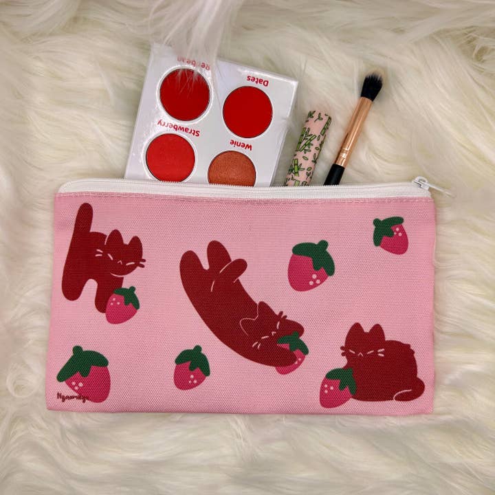 Strawberry Cats Pouch for wholesale by Nyaomikyu
