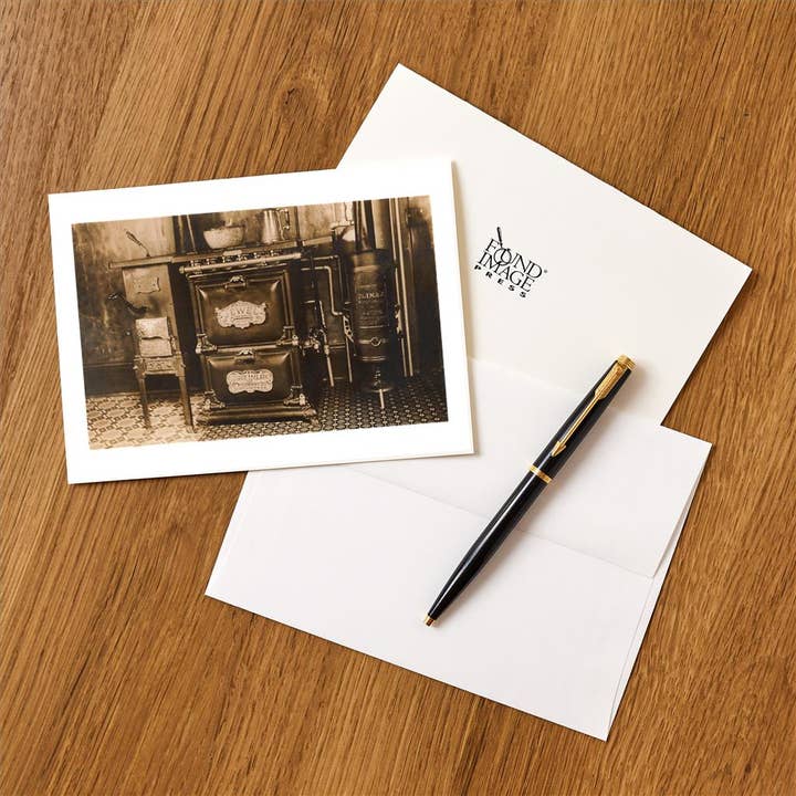 Found Image Press - Venta al por mayor Conjunto de papelería y tarjetas - Tarjeta de Felicitación CK-72 Estufa Anticuada1