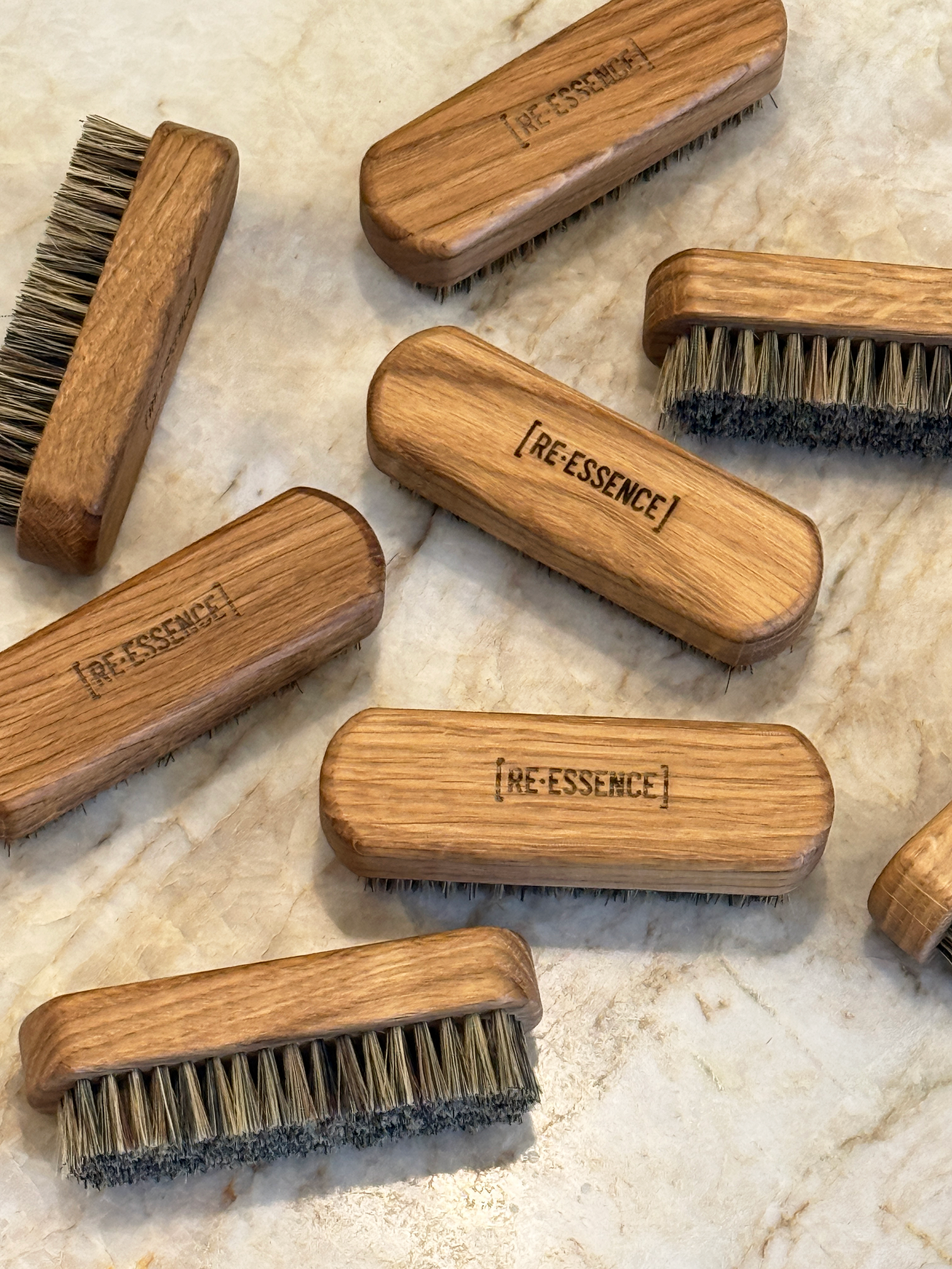 [RE·ESSENCE]® - Wholesale Body Brush - NAIL BRUSH – OILED OAK & WILD BOAR BRISTLES1