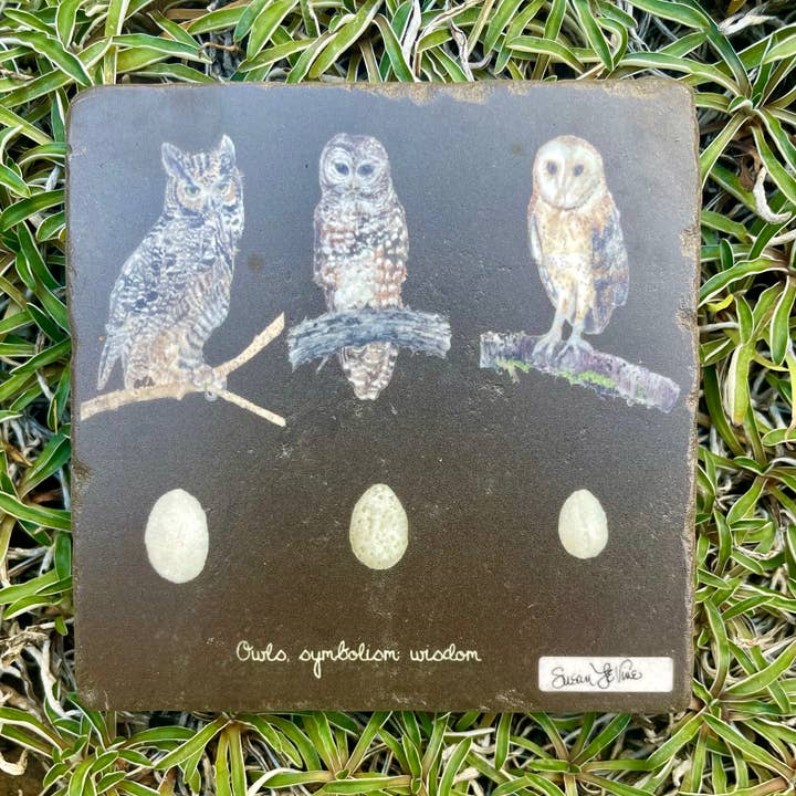 Coaster_Handcrafted_Stone_Owl_Trio_Symbolism pour la vente par Susan LeVine