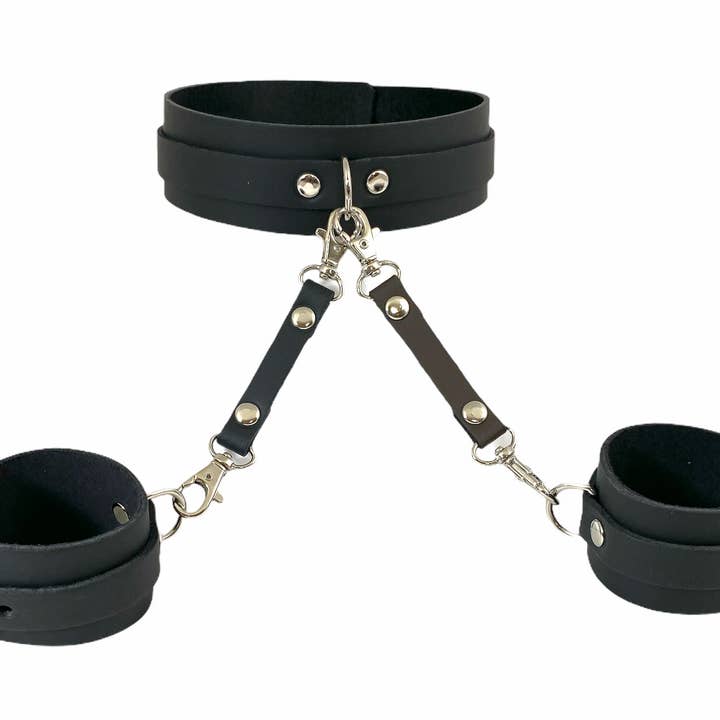 FMS112 HEAVY DUTY LEATHER COLLAR AND HANDCUFF SET for wholesale by Funk Plus