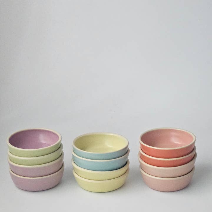 Bad Dogs Studio - Vendita all'ingrosso Ciotole/Piatti decorativi - Ciotola per salsa piccola bicolore in ceramica fatta a mano2