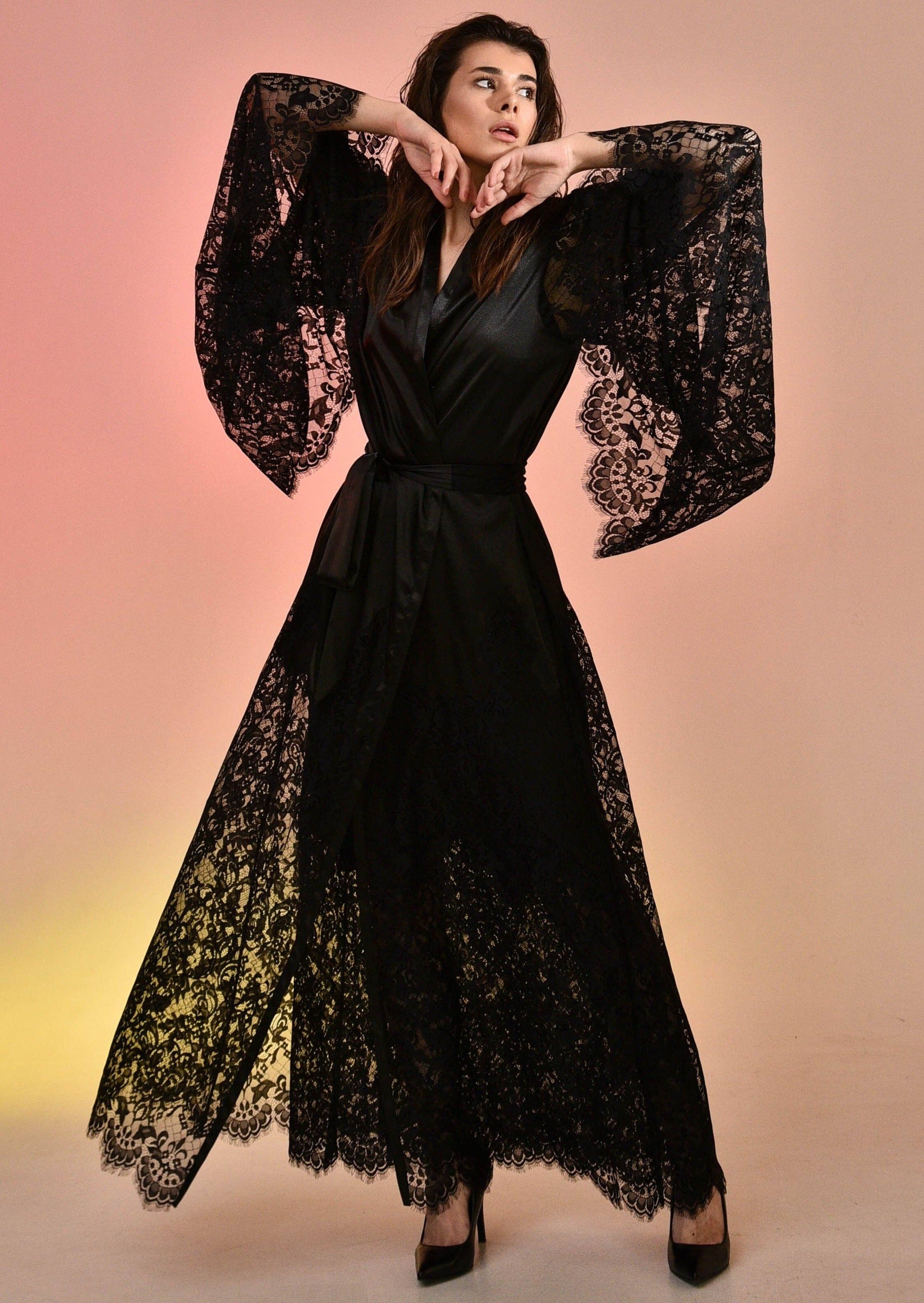 More Than a Woman Black Robe and Nightgown Set with Lace for wholesale on Faire4