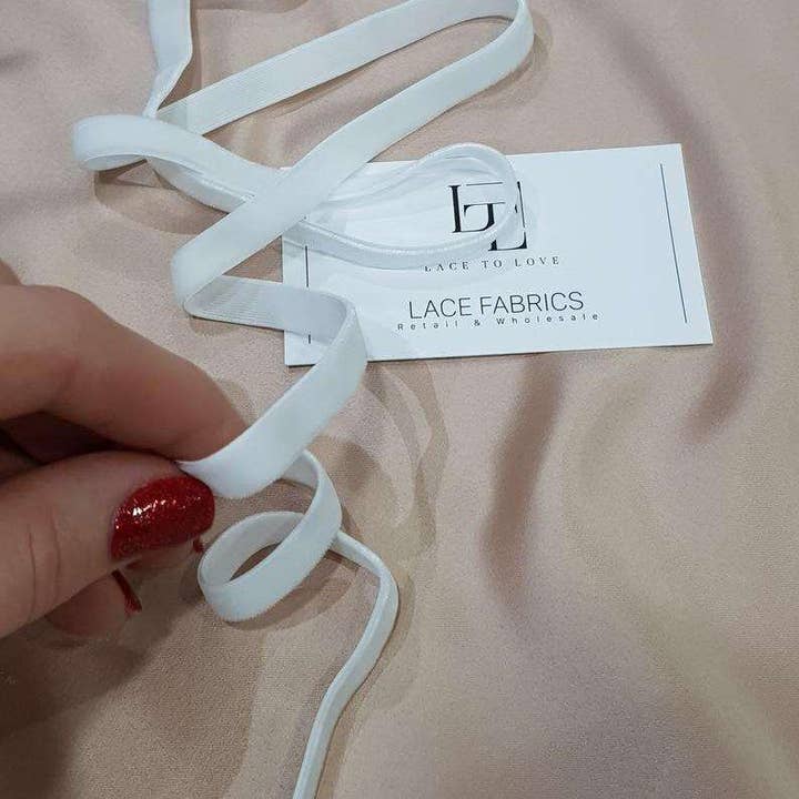 Ruban en velours élastique ivoire au mètre HDS008 et autres tendances Résultats pour ruban élastique en vente B2B. Retours gratuits et paiement à 60 jours sur Faire sur Faire.