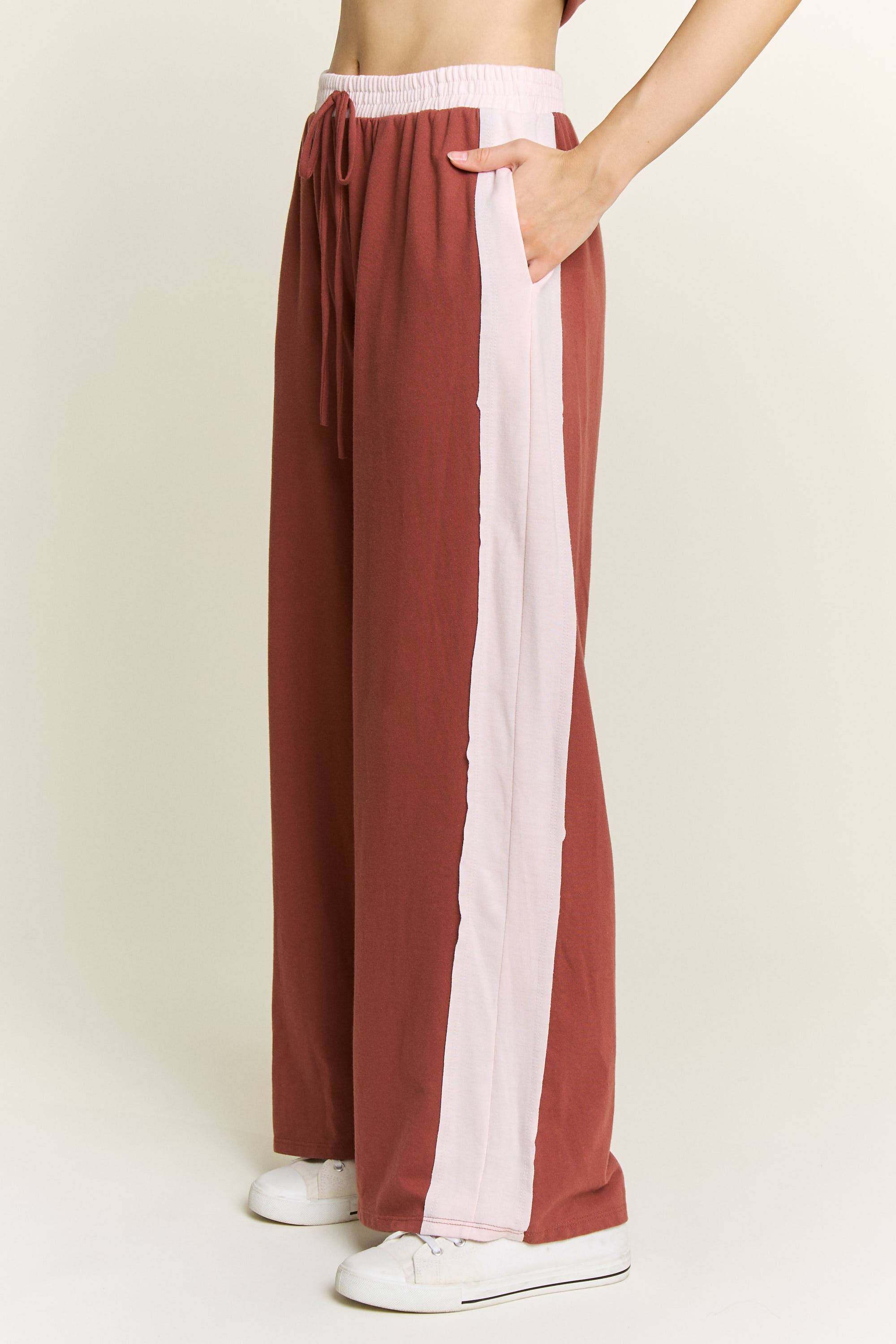 J.Her – Großhandel Lounge-Trainingshose/-Jogginghose – Damen – Gewaschene Kontrast-Seiten-Frühlings-Lounge-Hose HP63753