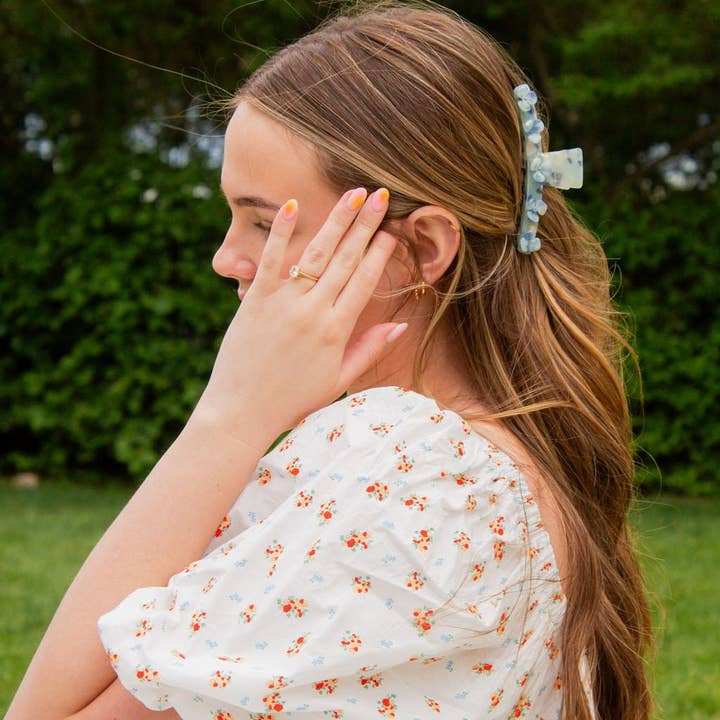 Shop ANDi - Wholesale Hair Clip - Women's - 3D Petals Claw Clip