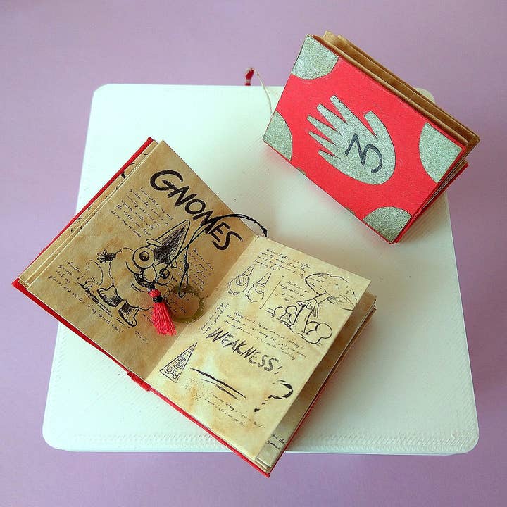 Lenasminiland - Vente Accessoire de poupée – enfant - Livre d'automne miniature Gravity avec pages de texte. Mystery Shack9