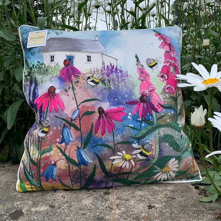 Coussin Bee Garden pour la vente par Alex Clark Art