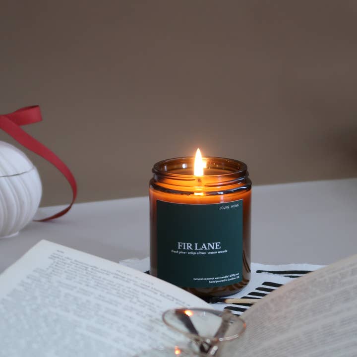 Jeune Home – wholesale Jar/filled candle – Fir lane- coconut wax candle in amber jar | Christmas2