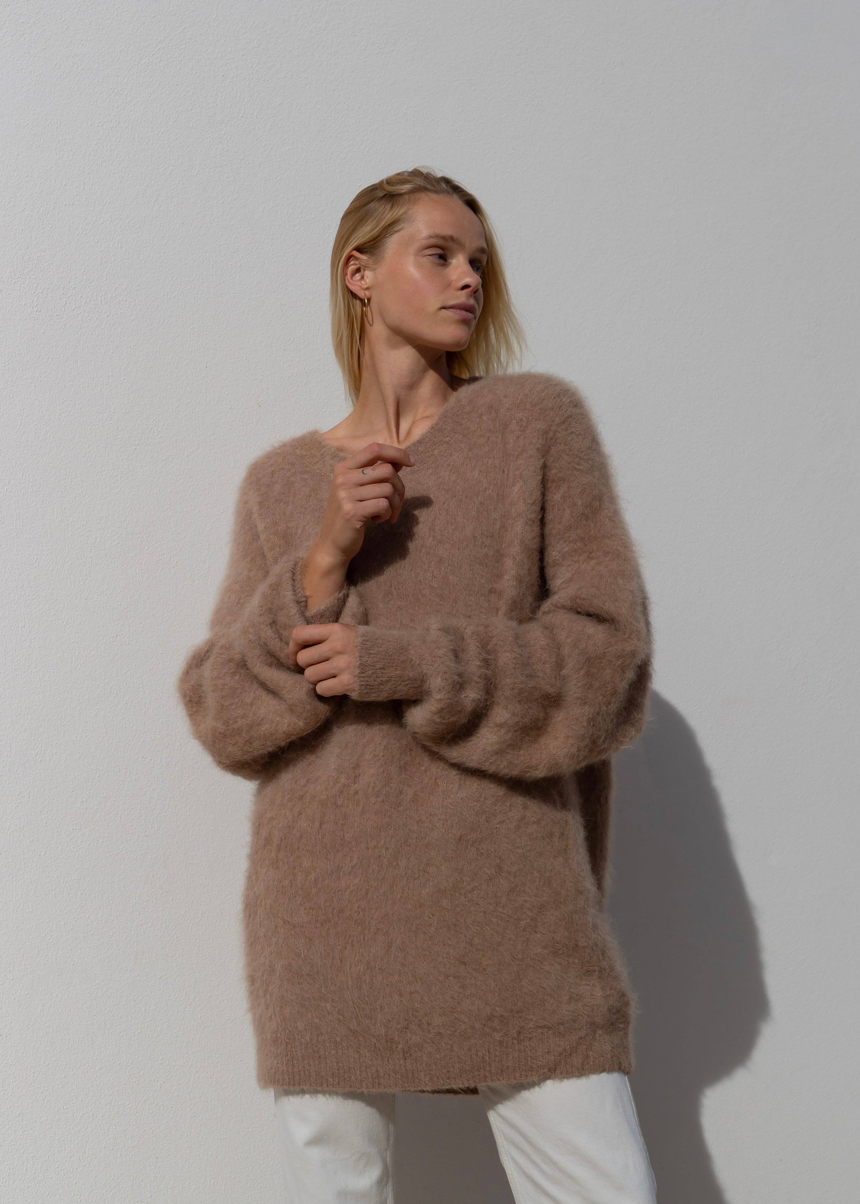 ROSYLEIA - Wholesale Tunic Sweater - Women's - Oversized Alpaca Wool Sweater13