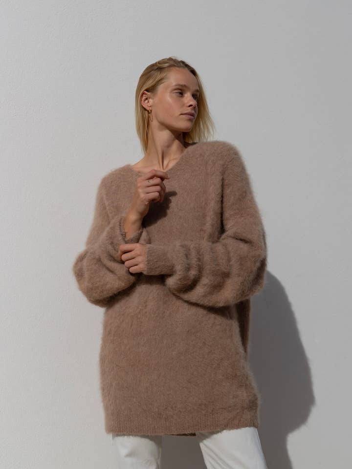 ROSYLEIA - Wholesale Tunic Sweater - Women's - Oversized Alpaca Wool Sweater13