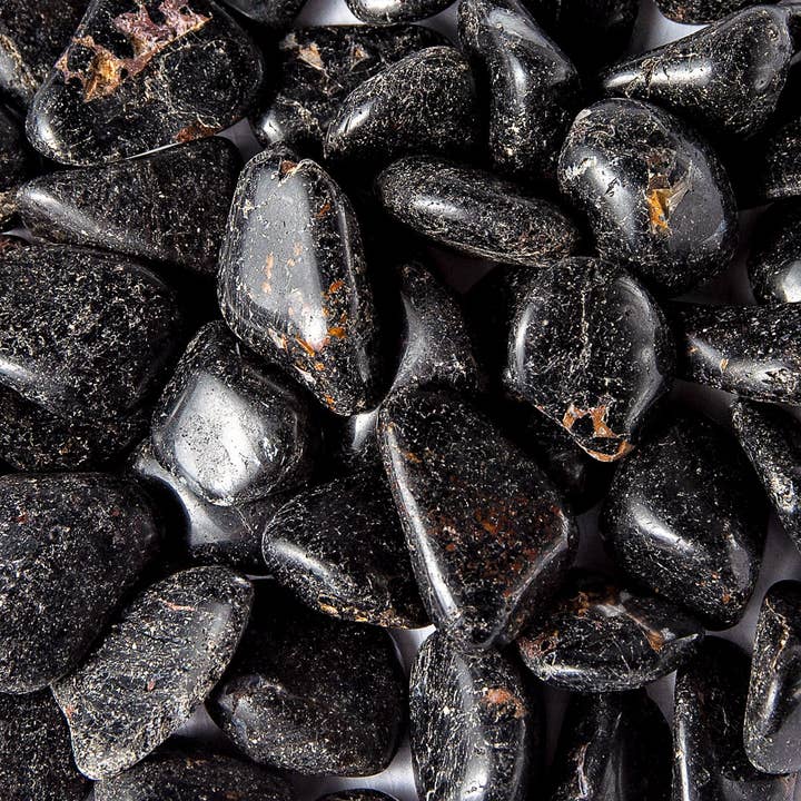 Tourmaline noire moulée de taille moyenne pour la vente par Tree of Life Gems