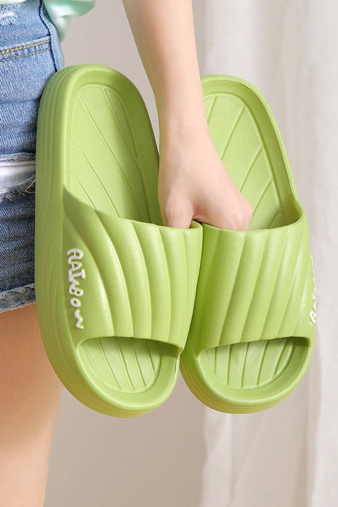 UNISHE - Venta al por mayor Zapatillas para casa - Mujer - Zapatillas de salón lisas y suaves de EVA con suela gruesa ZK15683