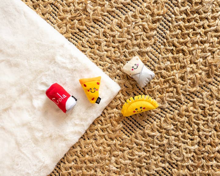 Pet Palette Distribution - Wholesale Pet Toy - Cat - ZippyClaws NomNomz® - Pizza and Cola3