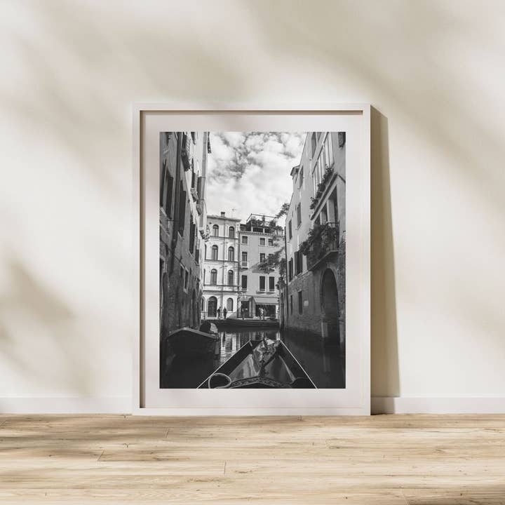 Svartvitt Venice Print för wholesale av Hummingbird by Hayley