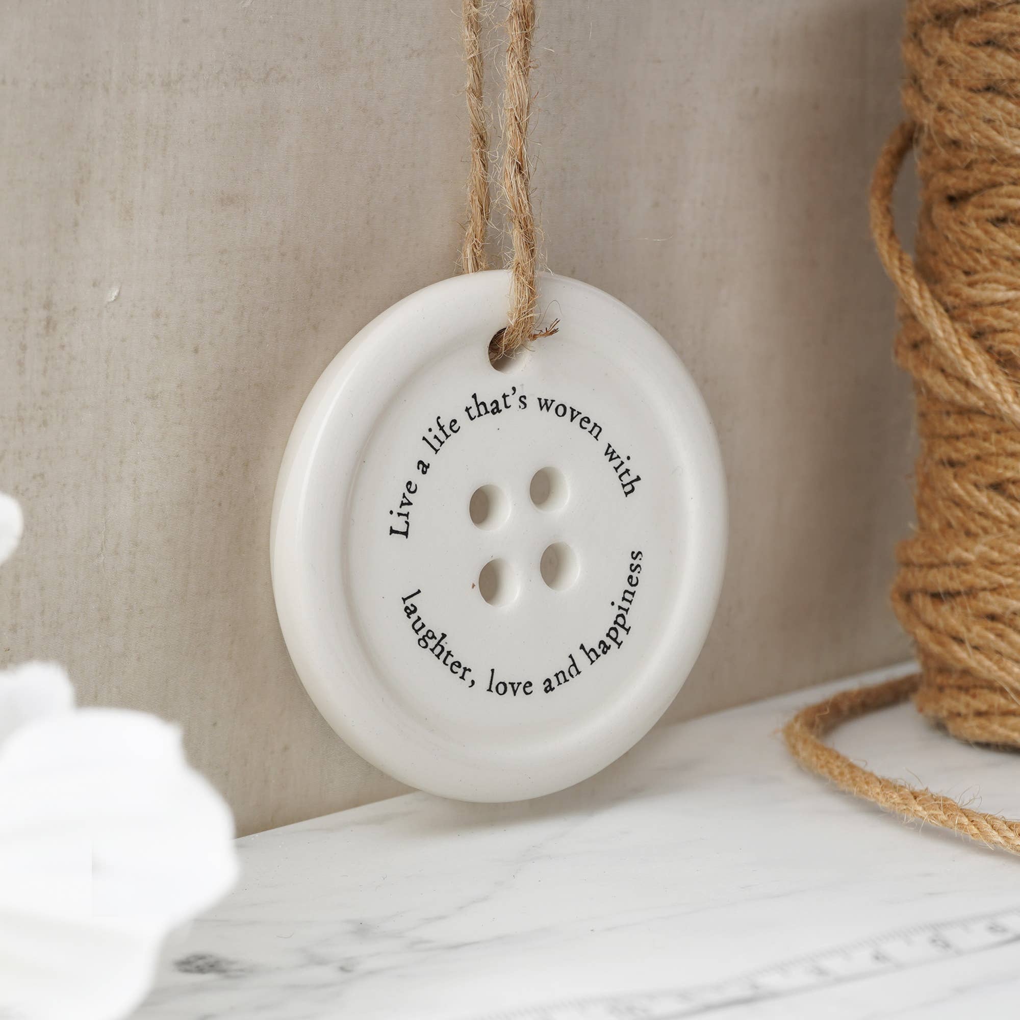 CGB Giftware - Vente Lots de décorations - Envoyez avec amour 8 suspensions à boutons assortis dans un plat11