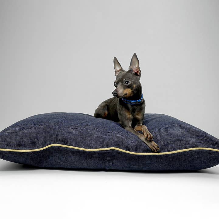 Öko-Hundebett im Landhausstil, handgefertigt, abriebfest, Blau für den Großhandel von Hillfoot & Paws