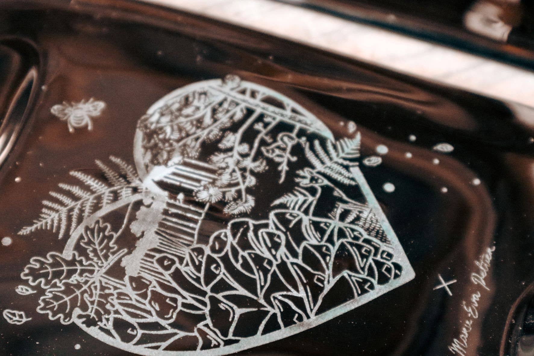 PLATES & Culotées - Wholesale Decorative Plate/Dish/Bowl - THE WHITE PLATES & illustrated Heart-white20