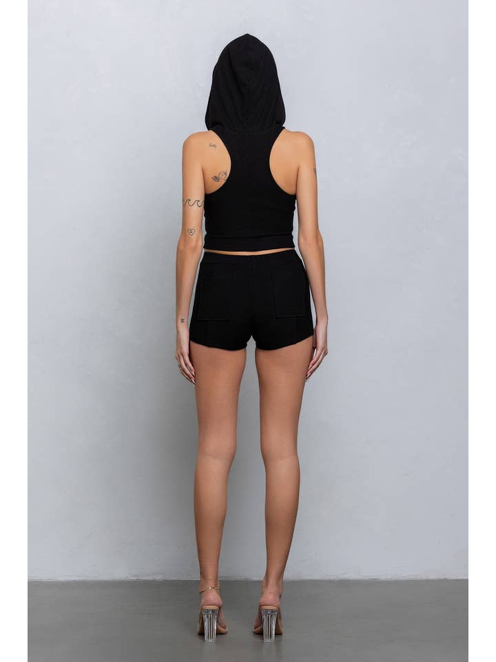 No Vacancy - Venta al por mayor Conjunto de ropa cómoda - Mujer - Conjunto de sudadera acanalada sin mangas con cremallera y micropantalones cortos5