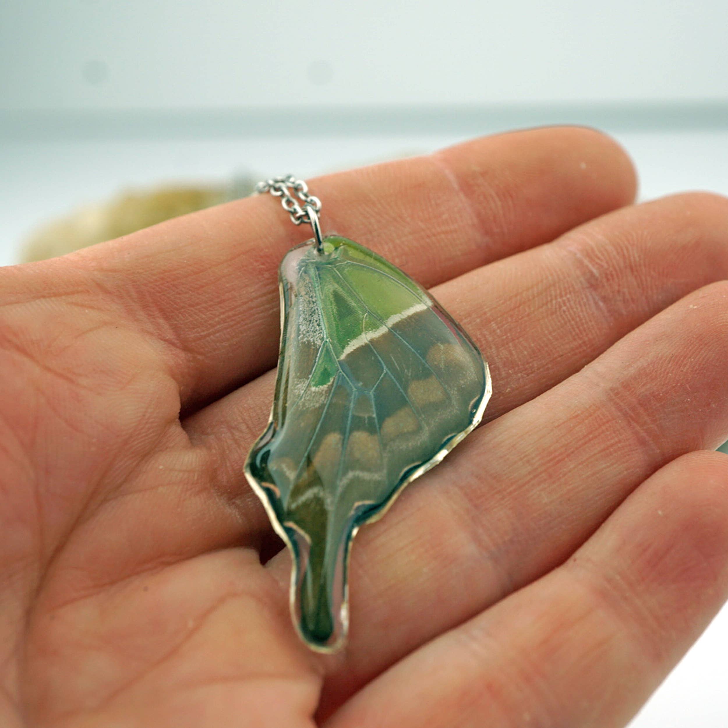 The Pretty Pickle – wholesale Pendant/charm necklace – Purple Spotted Hind Wing Necklace11