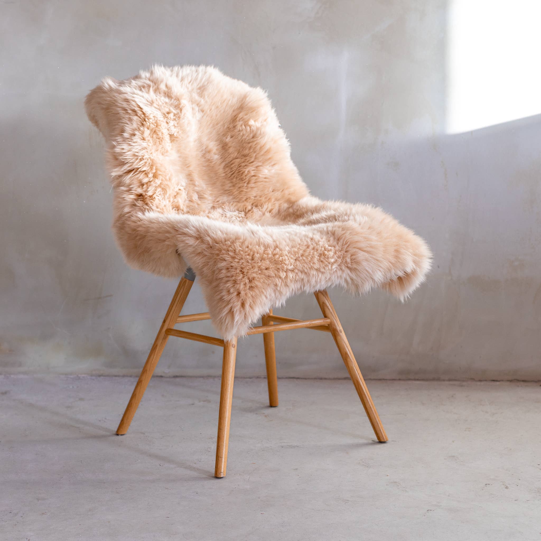 Van Buren – Großhandel Stühle – Neuseeländisches Lammfell | 23 Farben2