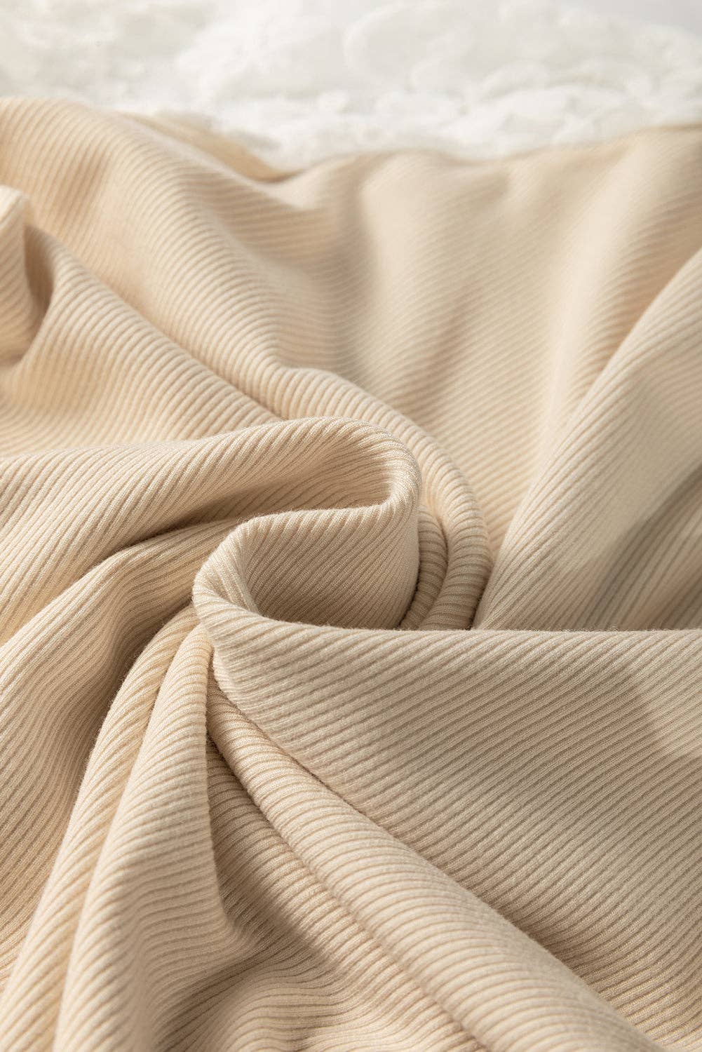 Lovesoft - Wholesale Knit Top - Women's - Beige Floral Lace Patchwork Long Sleeve High Neck Slim Top5