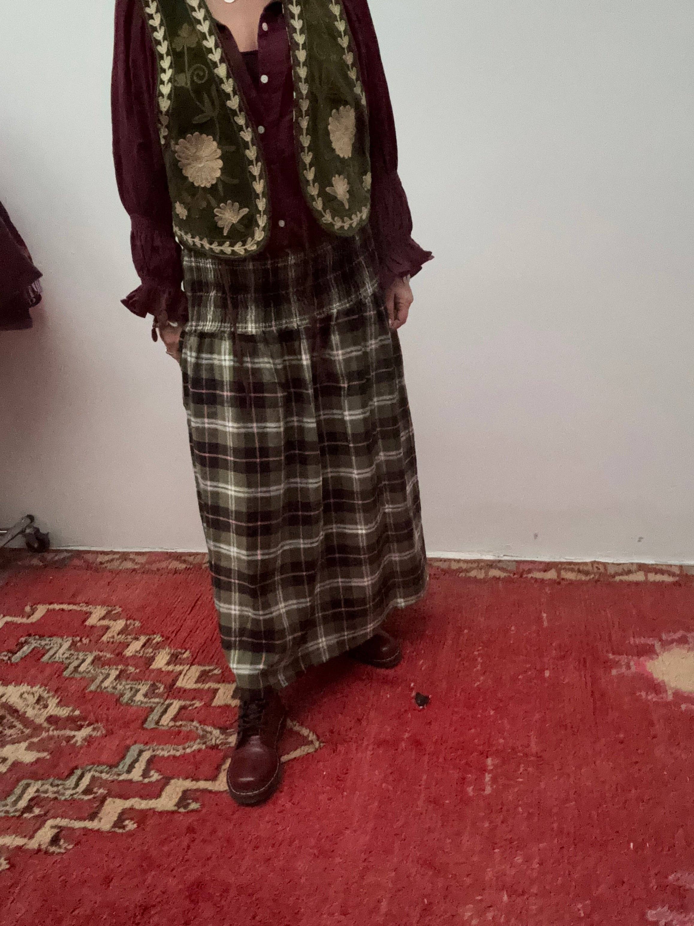 ToutVintage - Wholesale Skirt - Women's - Set of 2 Blockprint maxi skirt green pink4