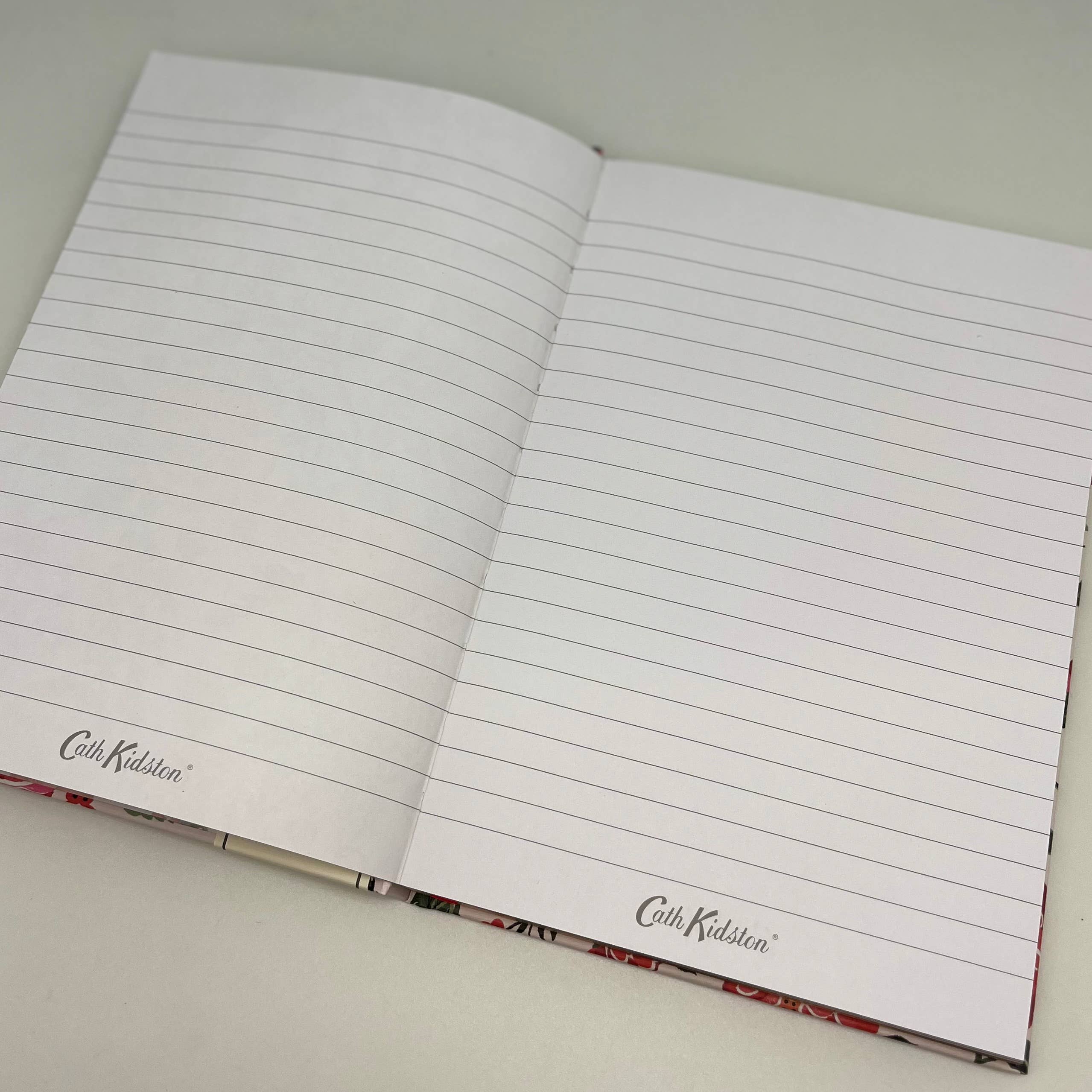 The Great British Card Company (GBCC) Ltd - Wholesale Notitieboekje - Cath Kidston A5 Journal Notitieboek Rozen Kantoorartikelen Geschenk Kerstmis 2025 Kerstsokvuller1