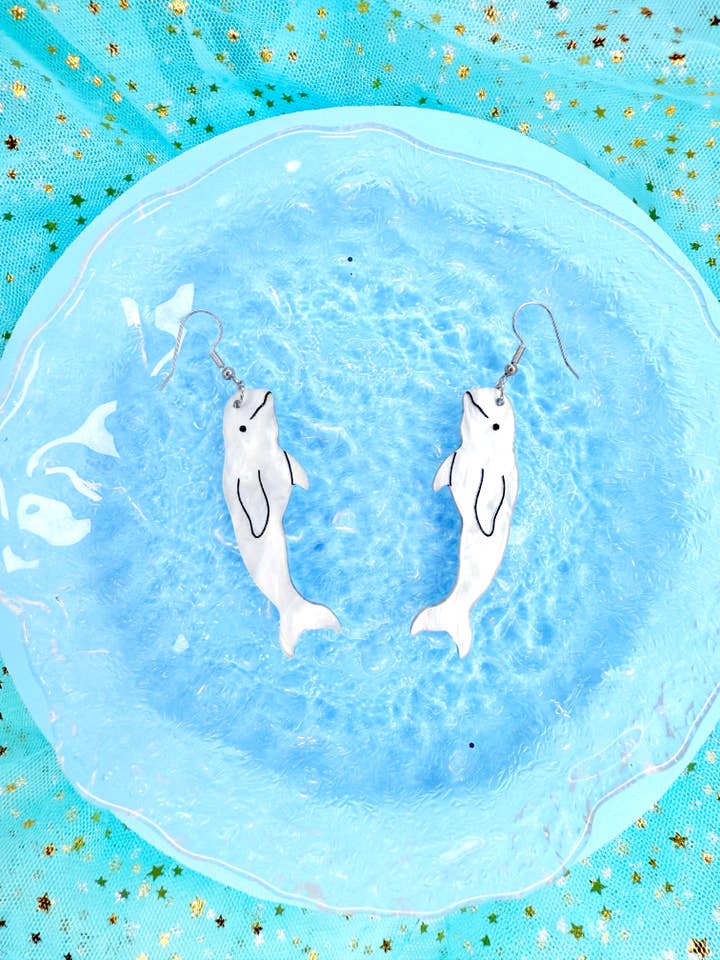 Boucles d'oreilles Beluga mignonnes pour la vente par Smiley Moon Studio