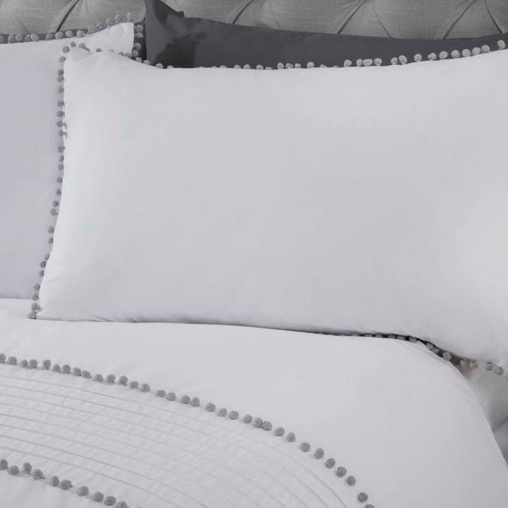 Rapport Home Furnishings Limited - Wholesale Beddengoedset - Pom Poms dekbedovertrekset3