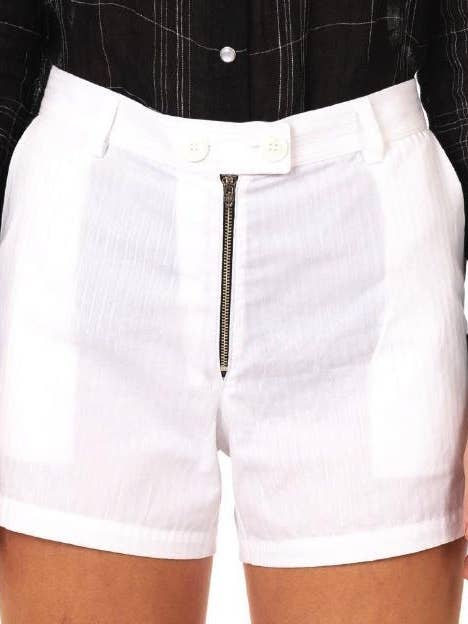 Short rayé blanc Chrissy pour la vente par Ears Of Buddha