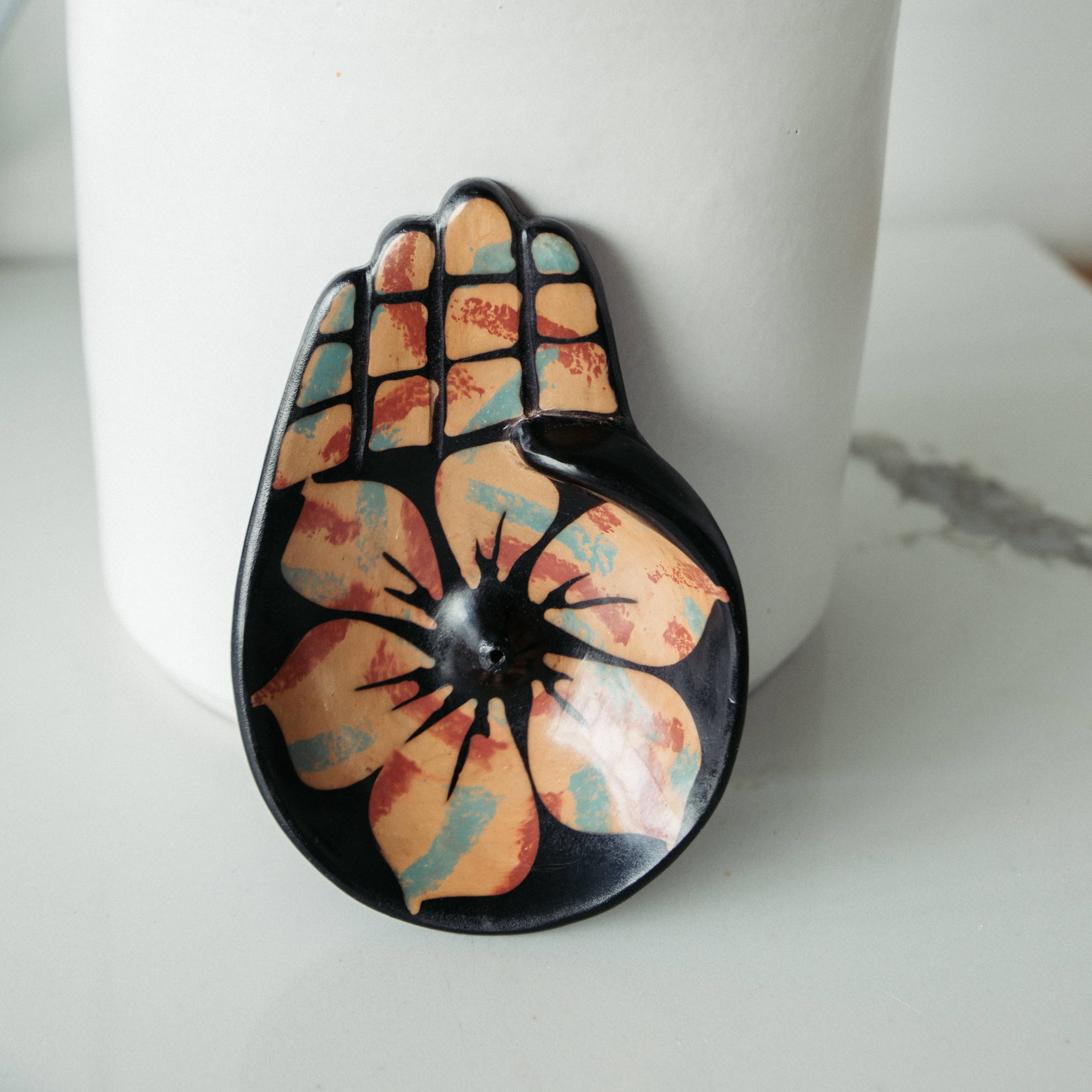 Luna Sundara – Porta-incenso por atacado – Incensário de cerâmica Chulucanas modelo mão8