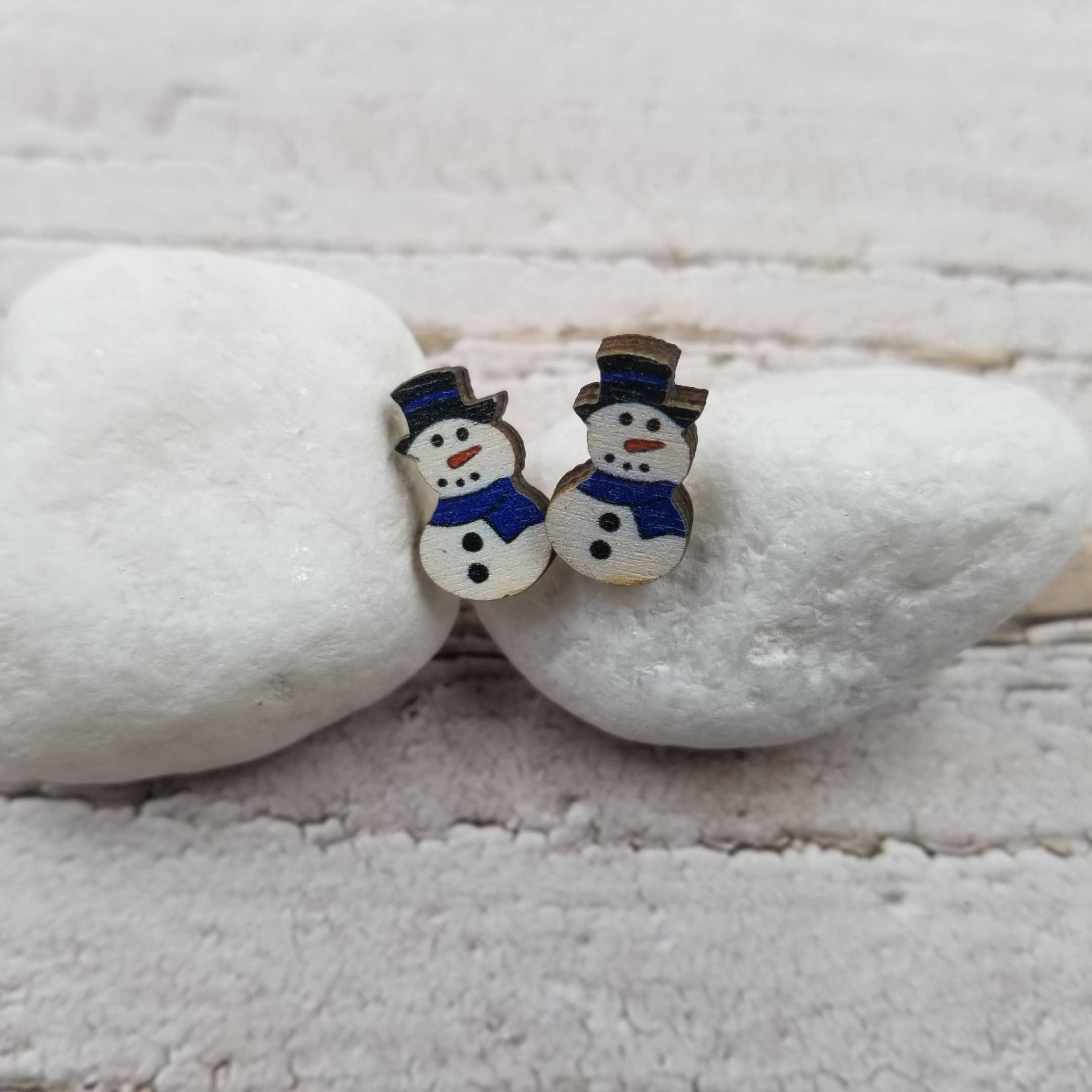 Treasure Wholesale - Wholesale Stud/Post Earrings - Small Size Christmas Wood Earrings5