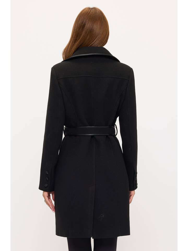 Black Black CLAWC0028: The Commander's Edge for wholesale on Faire2