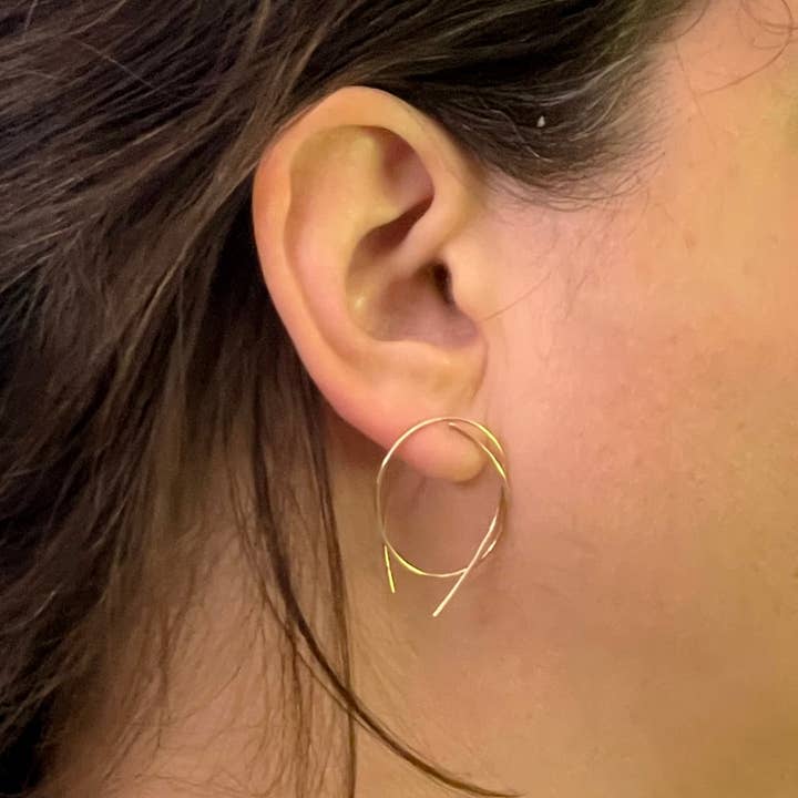 Tynde rebøreringe | Enkle dinglebøjler | Økologiske cirkeløreringe | Hverdagsgave til hende | Letvægts øreringe | 0361 for engroshandel hos Virginia Wynne Designs