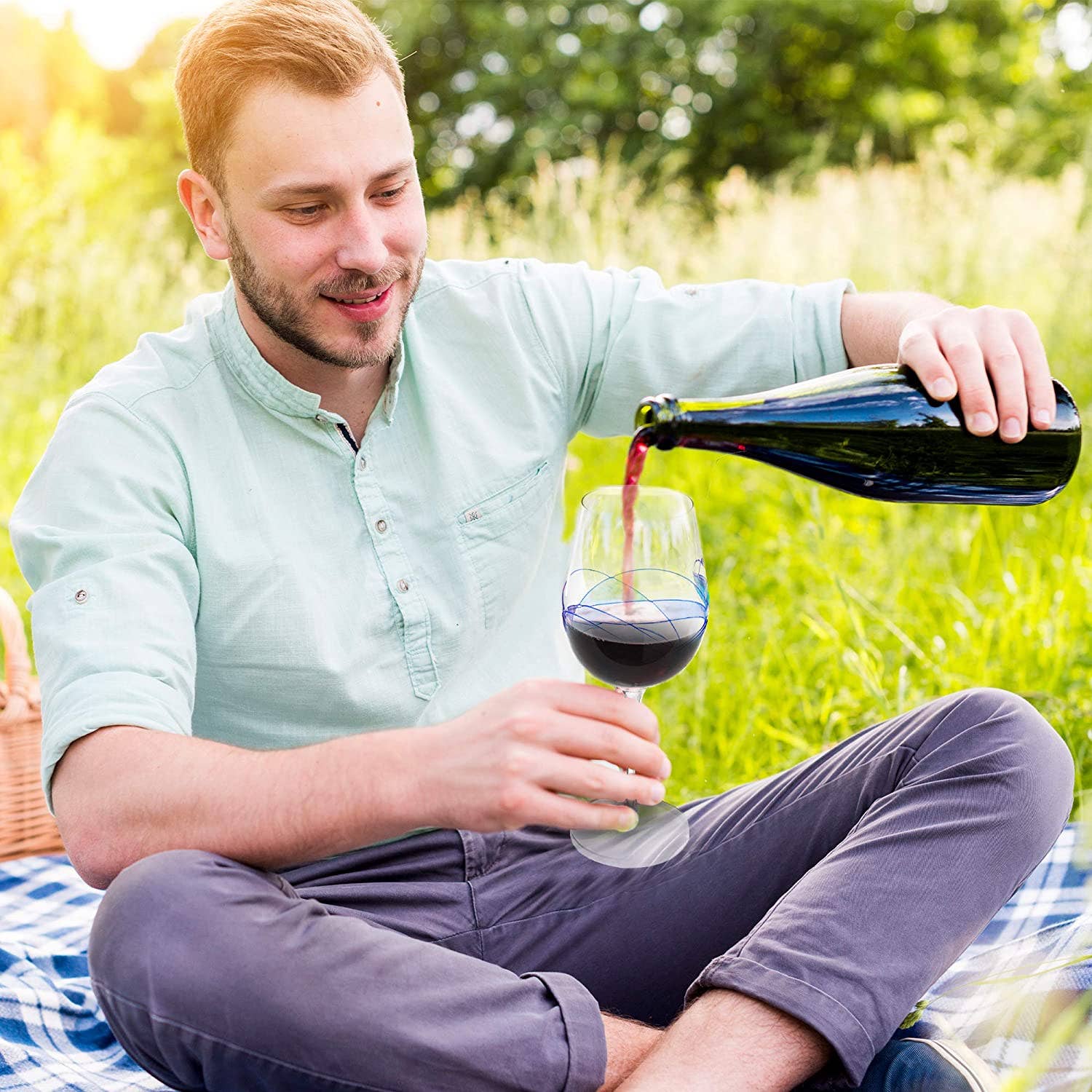 Bezrat – wholesale Wine glass – Bezrat Set of 2 Wine Glasses With Blue Mosaic Design7