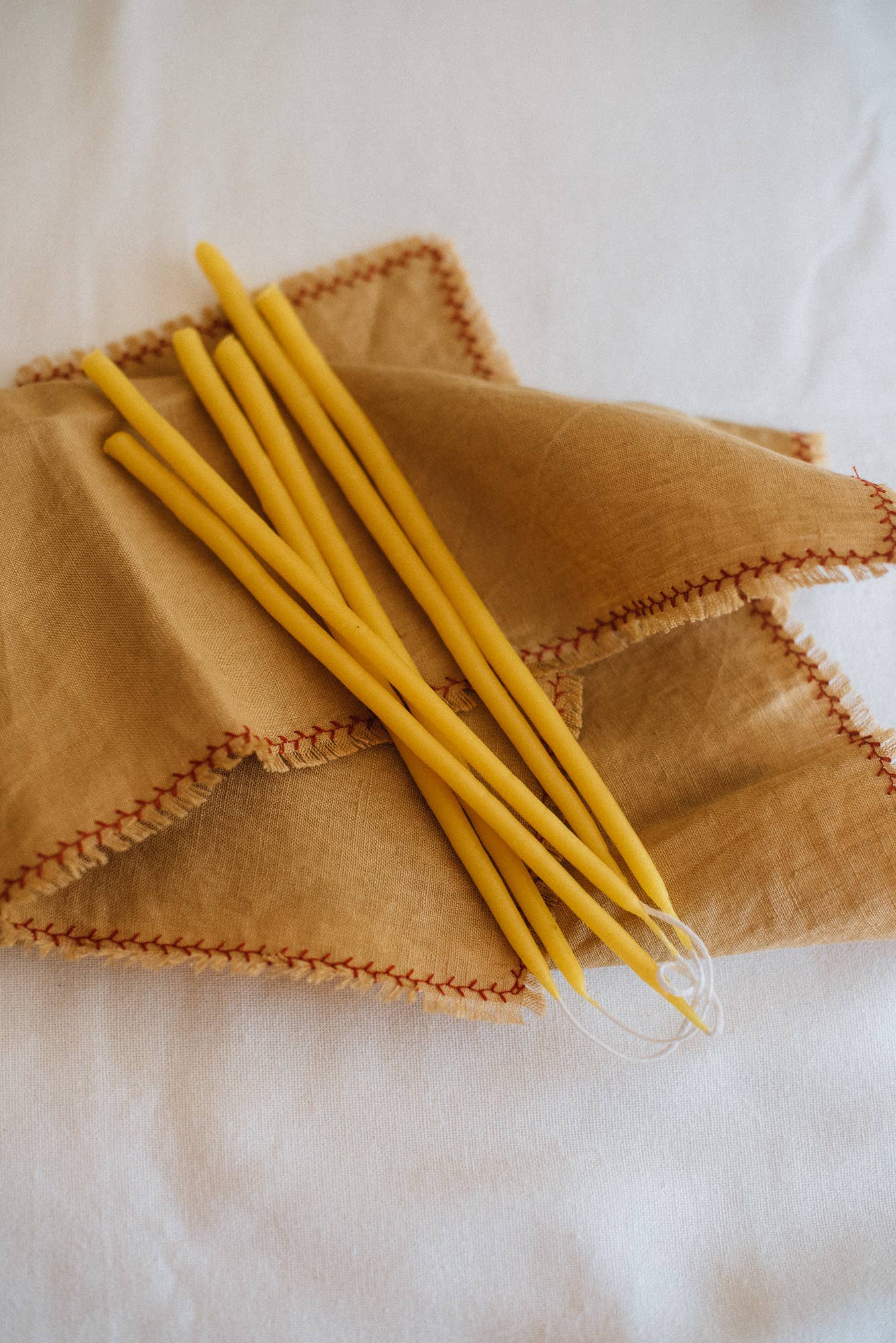 Casa Tenue - Wholesale Tapered Candle/Candlestick - Beeswax Sparkler Candles1