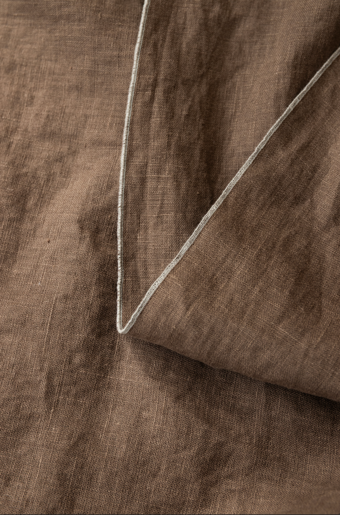 dodesign - Wholesale Tablecloth - Linen Tablecloth with contrast detail Stone Cacao -330x145cm11