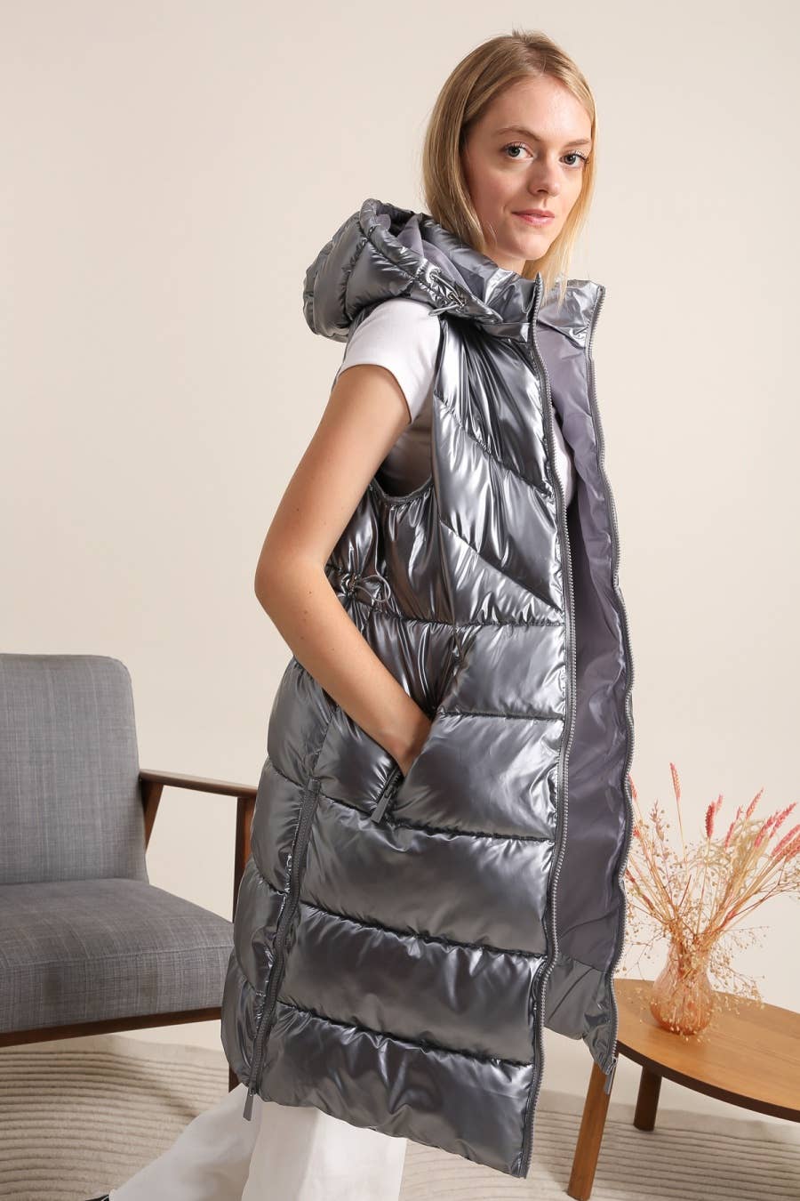 Attrait Paris - Wholesale Puffer Jacket - Women's - Metallic quilted long sleeveless oversized puffer jacket0