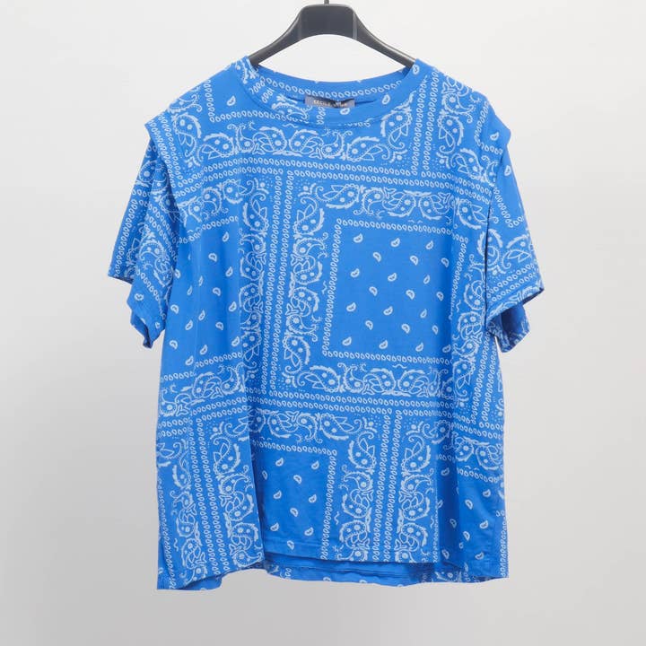 T-shirt med bandanamönster TDM12124-5 för wholesale av Cecile Wang